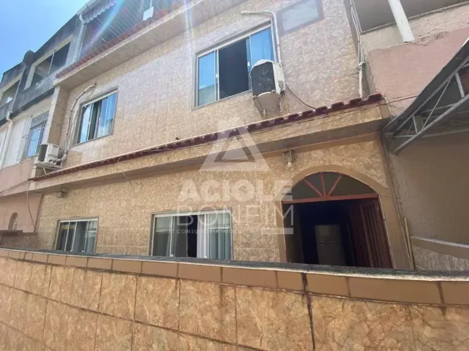 Vendo casa à poucos metros do centro de Vilar dos Teles - São João de Meriti
