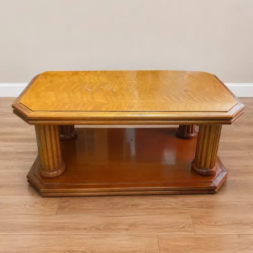 Mesa de Centro em Madeira com Pés Decorativos (LEIA A DESCRIÇÃO TODA)