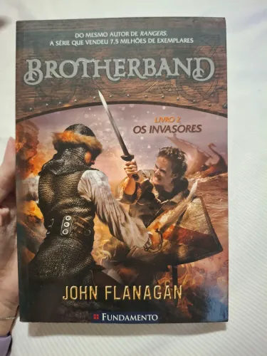 Livro Brotherband 2 - Os Invasores - John Flanagan