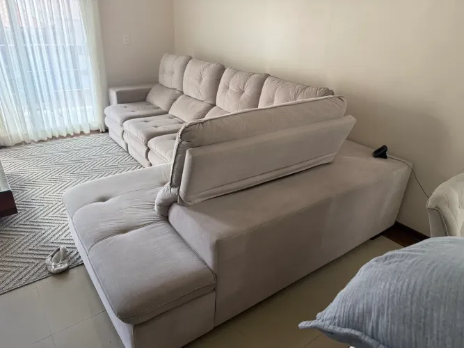 Sofá com chaise
