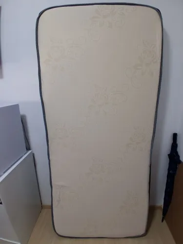 Vendo colchão de solteiro