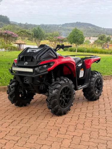 Quadriciclo Can-Am Outlander XMR 700, ano 2025