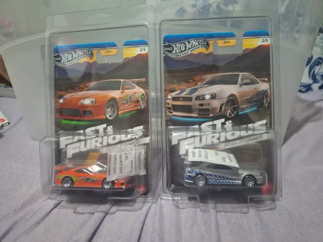 Hotwheels Nissan skyline r34 Silver séries e Toyota Supla Silver séries