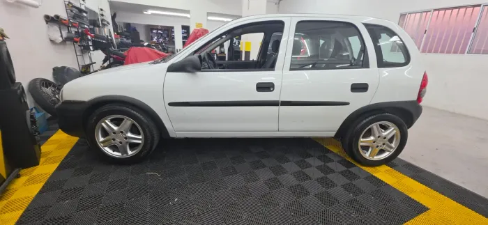 Chevrolet Corsa Wind 1.6 MPFI 4P 2001