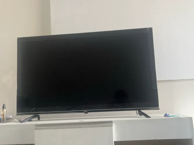 Tv e painel juntos/painel de madeira