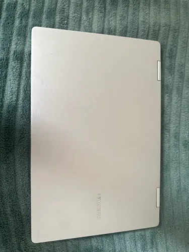 Samsung Galaxy Book 360 ? 512GB SSD / 8GB RAM