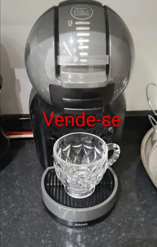 Máquina de café dolce gusto 