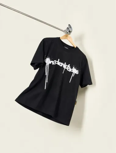 Camiseta MAD Enlatados Escorre Preta - Original