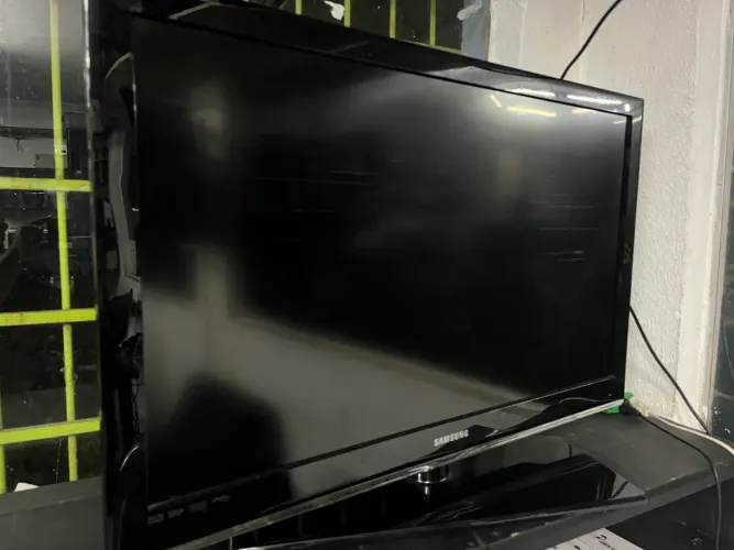 TV Samsung 42 polegadas (LEIA A DESCRIÇÃO) Entrego