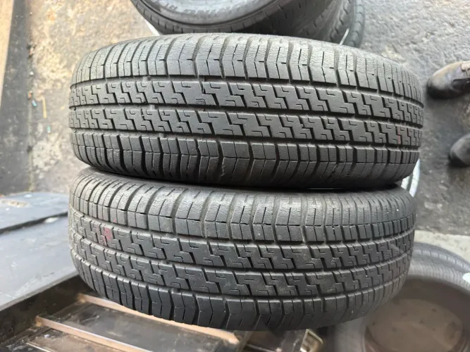 Par de Pneus Pirelli aro 13 175/70R13 82 T P400, 65% vida útil