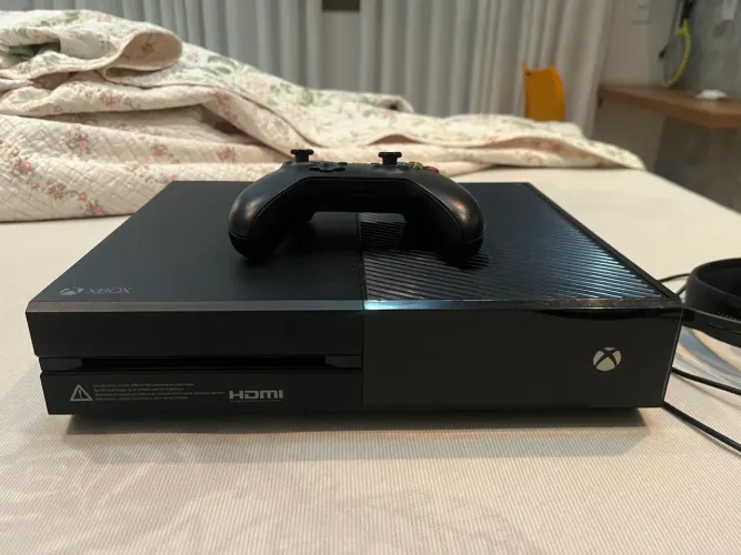 XBOX ONE 500GB + HEADSET ASTRO A10 + JOGO ORIGINAL