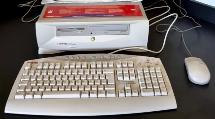 CPU + acessórios Compaq Presário 2253