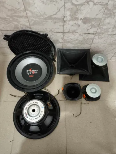 Kit com 2 alto falantes com grade 2 drivers com corneta e 2 tweeters 