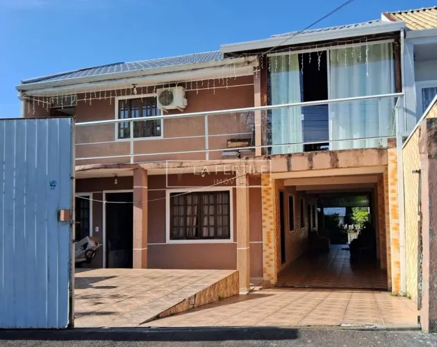 Sobrado com 5 Quartos, 3 Suítes, 320M², à Venda por R$ 1.600.000,00 - Uberaba, Curitiba (P