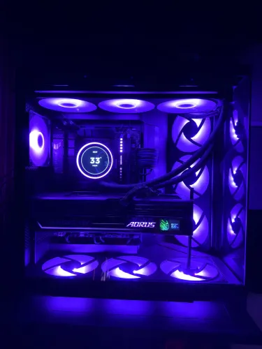 PC GAMER RTX 5090 AORUS MASTER + 9800X3D + OLED G6 500HZ
