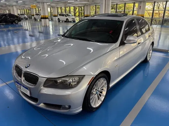 BMW 320I A 2011