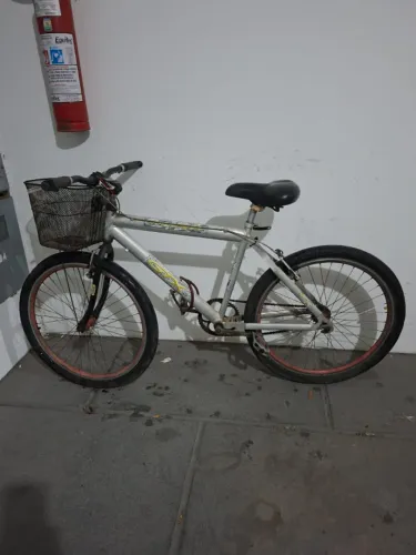 Bicicleta Aro 26, de alumínio