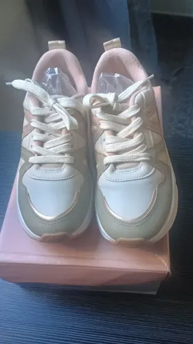 Vendo tenes ( Feminino modare) original ortopédico , uma vez de uso n: 36