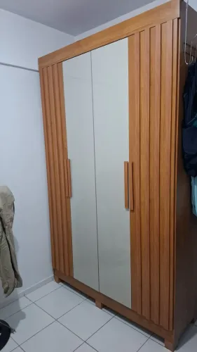 Vendo guada roupa meio casal