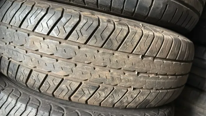 Pneu 175/70/14 Pirelli Choromo  75 % vida util 