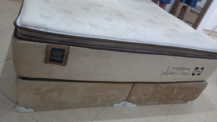  VENDO CAMA BOX QUEEN SIZE  > COLCHÃO + BASE