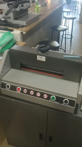 Guilhotina Elétrica de Mesa - SSD 330 - 894