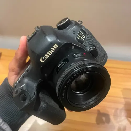 Canon 5D mark 3 + lente 50mm