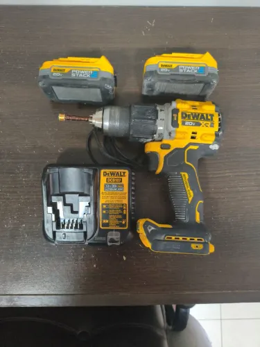 Parafusadeira DEWALT c/ 2 baterias + carregador (troco) placa de vídeo ou celular
