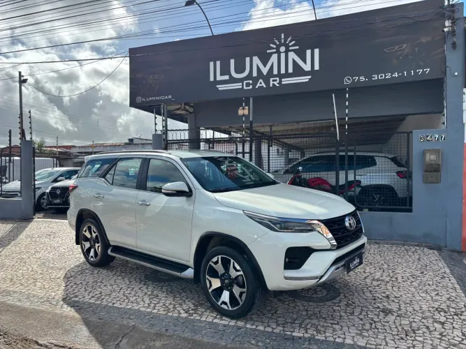 Toyota Hilux SW4 SRX 4X4 2.8 TDI 16V Dies. Aut. 2017