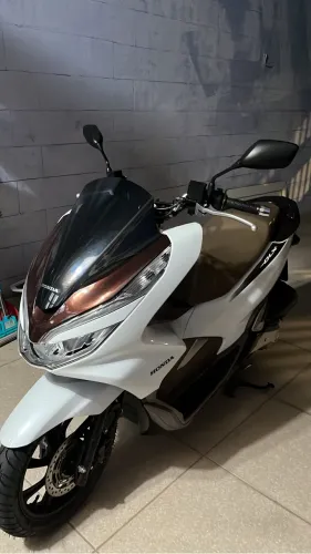 PCX DLX 2021