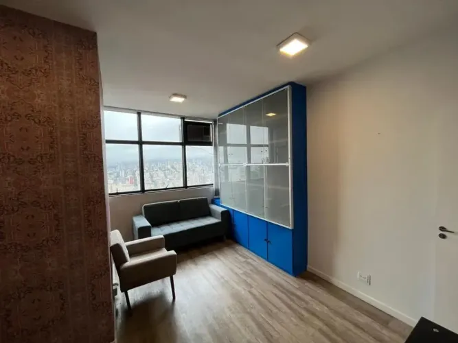 Sala - 30m² - Decorada na Raja Gabaglia