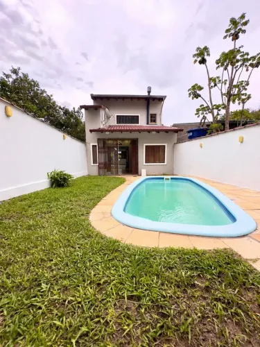 CASA DE DOIS QUARTOS COM PISCINA NO BAIRRO PONTA GROSSA