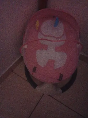Vendo uma cadeira de descanso infantil giratória
