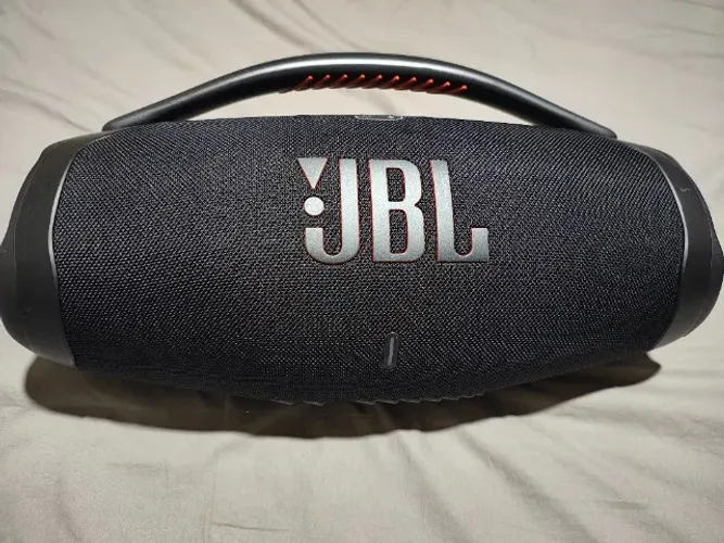 Caixa de som JBL BOMBOX