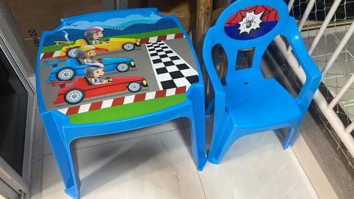 Mesinha e cadeira azul infantil