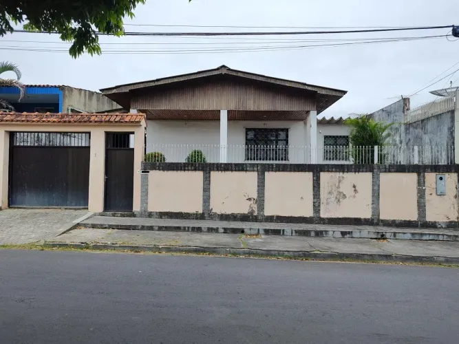 Casa com 3 quartos, Conjunto Celetramazon, Adrianópolis