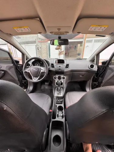 Ford Fiesta 1.6 16V Flex Aut. 5P 2015