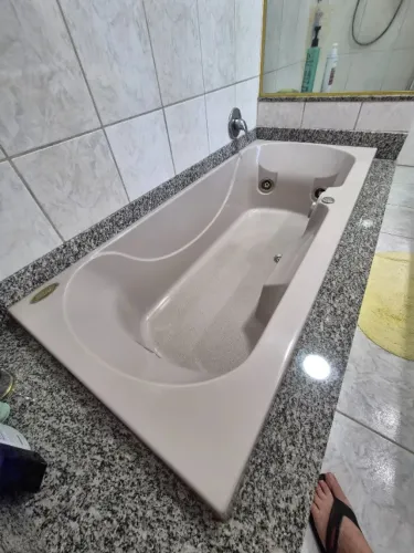 Banheira Hidromassagem JACUZZI cor cinza com Motor! Motivo reforma.