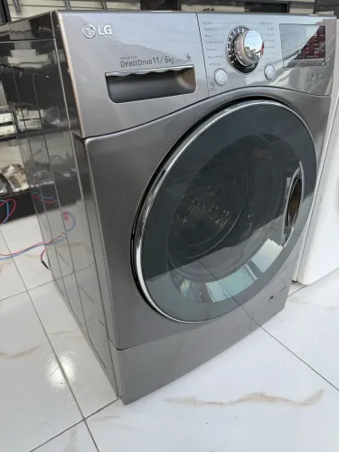 Lava e seca LG 11kg 220v