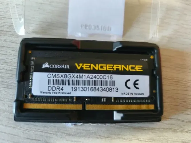Memória RAM Notebook Corsair Vengeance 8GB DDR4 2400MHz