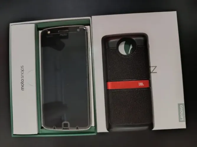 Celular usado Moto Z Play + Moto Snap JBL | Na caixa com nota fiscal