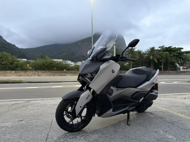 Yamaha Xmax 250 connected abs 2025
