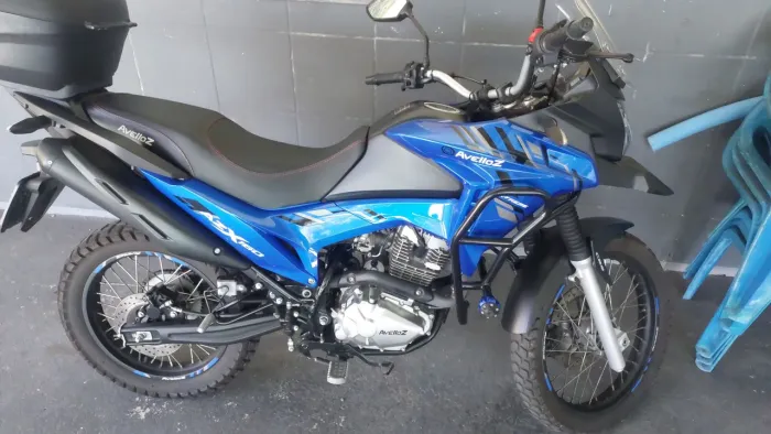 Moto aveloz estilosa