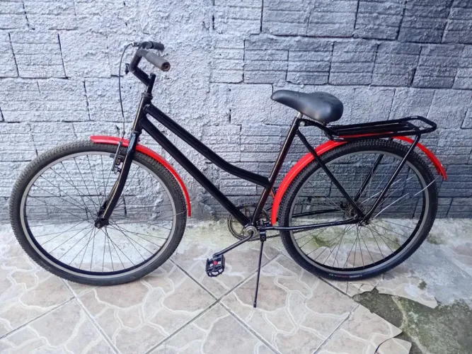 Vendo bicicleta aro 26 boa só anda por 280 reais.