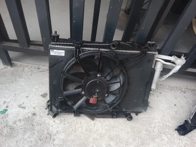 Kit radiador de Ford Ka automático 2020