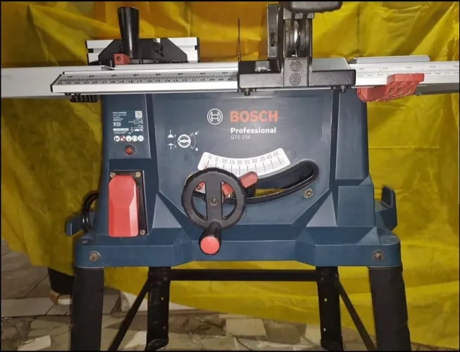 Serra de Bancada Bosch GTS 254 - 220V - Profissional