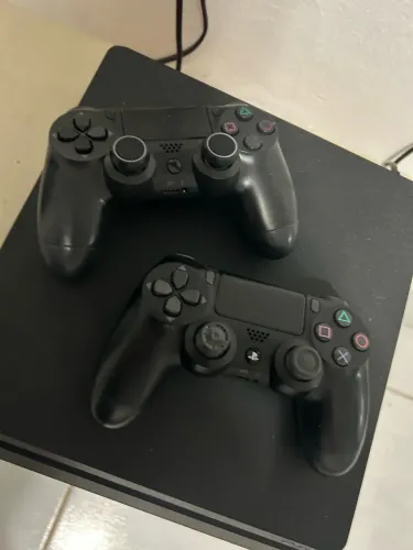 Vende se PS4