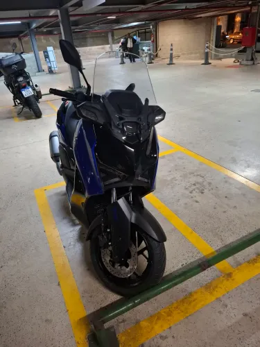 YAMAHA XMAX 300 - REPASSE DE FINANCIAMENTO + ACESSÓRIOS