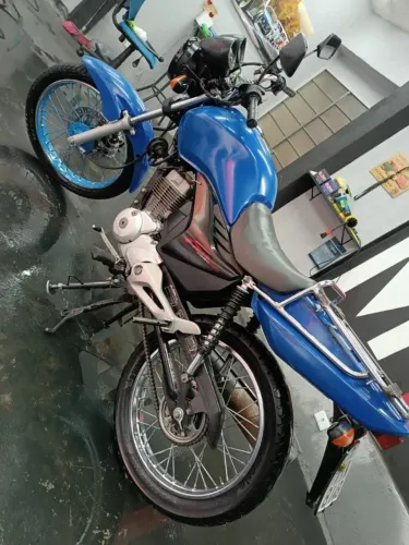 Vendo uma CG150 cargo excelente estado único dono