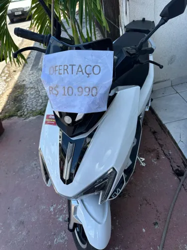 Moto elétrica sem marcas de uso aceito cartão